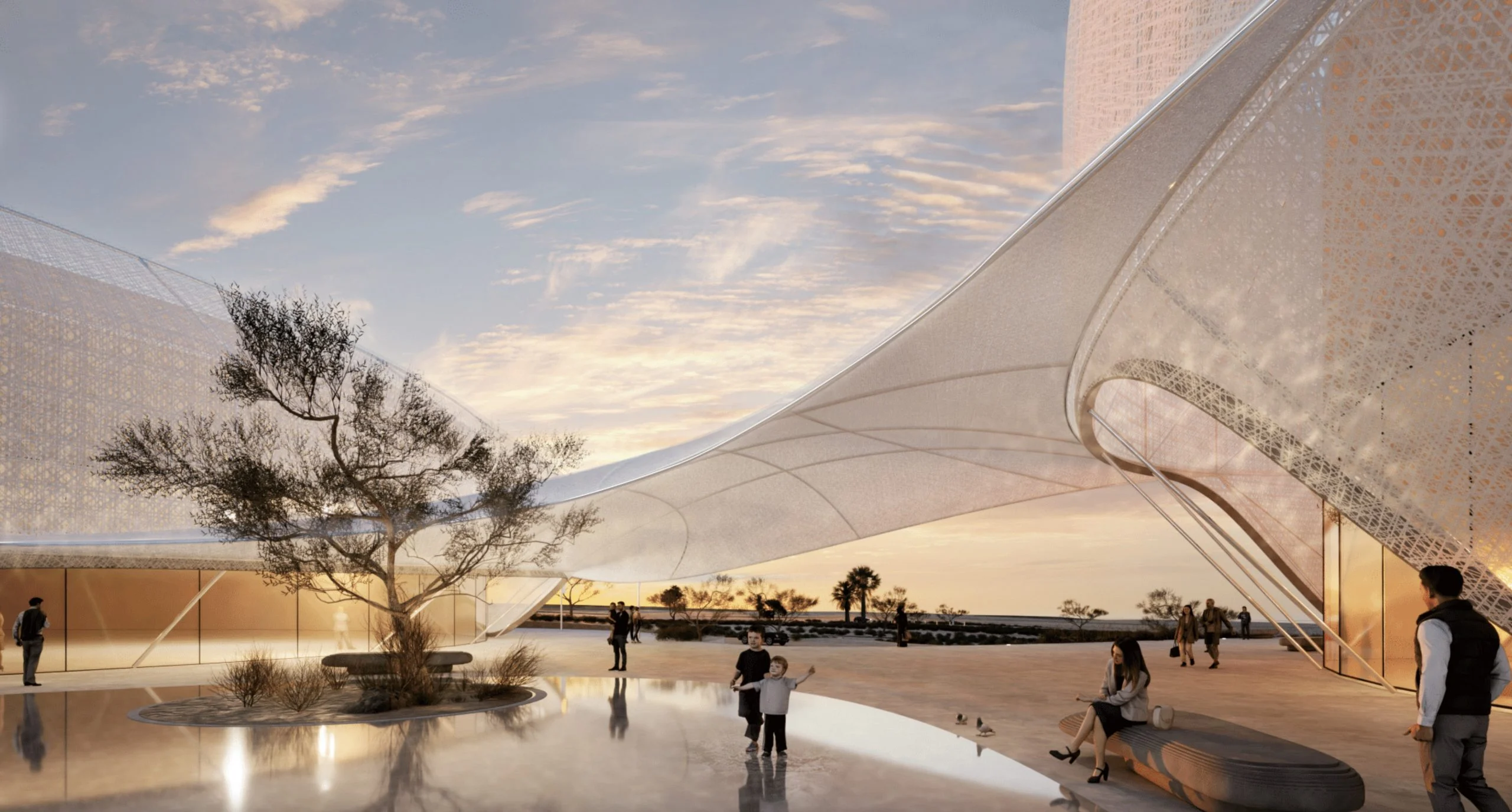 Render di una piazza al tramonto sotto un'ampia copertura curva in rete bianca, con un albero, visitatori e un pavimento riflettente – Duqm Exhibition & Convention Center, Oman, 2024 – architettura