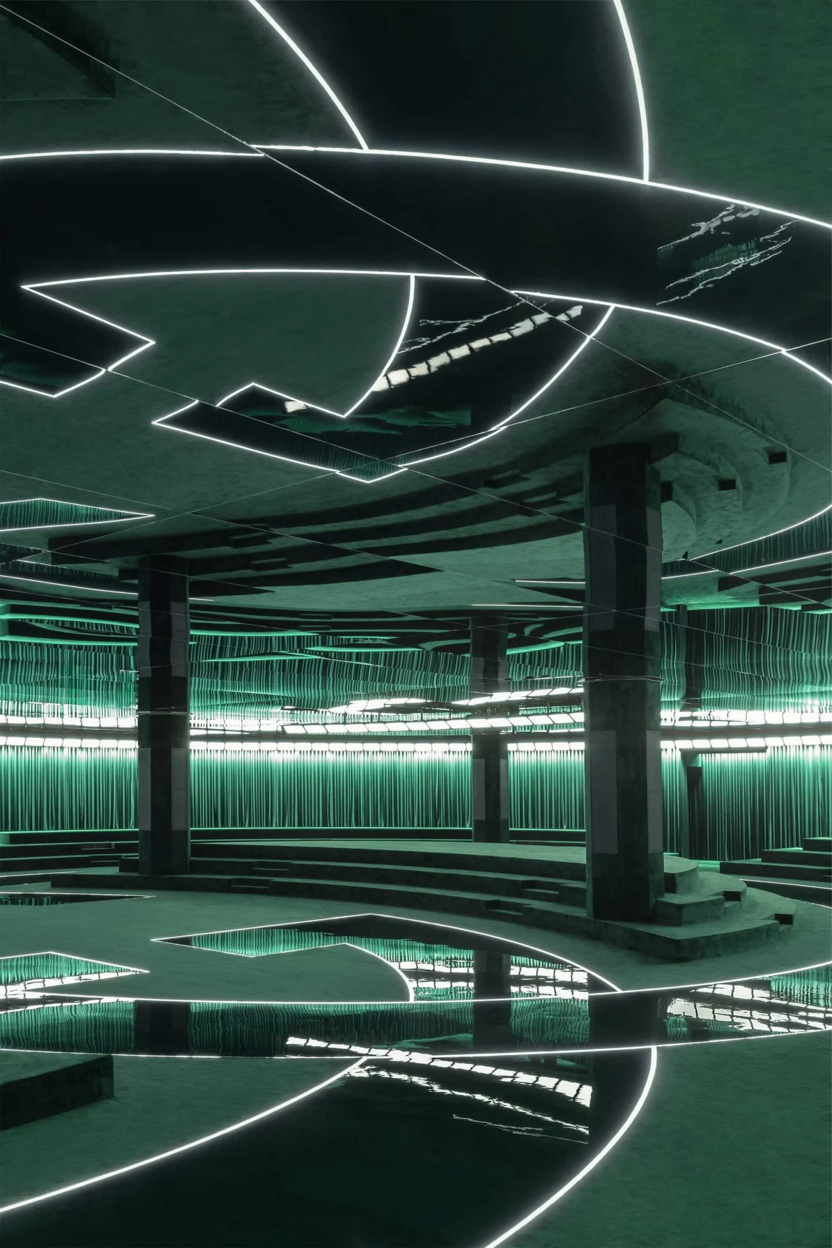Curve al neon a forma di G sul soffitto sopra pilastri scuri, tende verdi e gradinate in velluto – Gucci Autunno/Inverno 2025, Milano, Italia – scenografia per sfilate