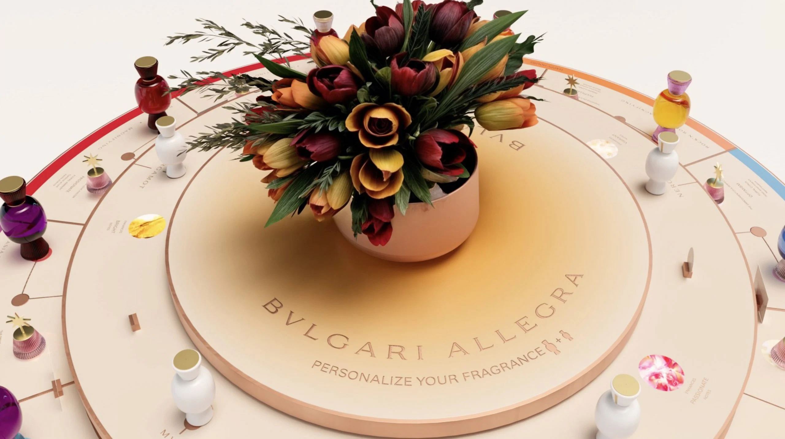 Render, dettaglio del bouquet centrale sul tavolo a gradoni con la scritta Personalize your fragrance – Bvlgari Allegra Fragrance Bar, 2023 – retail design